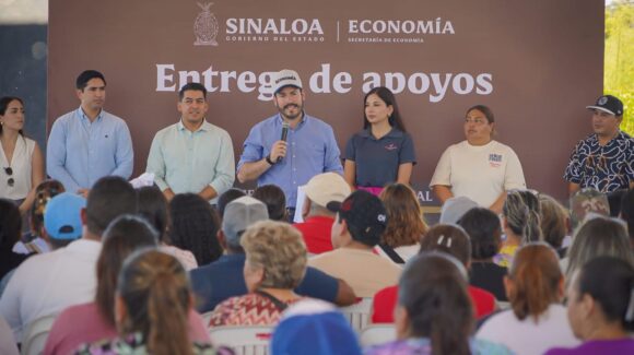 Comerciantes de Altata, en Navolato, Sinaloa, reciben apoyos en seguimiento al compromiso del gobernador Rocha