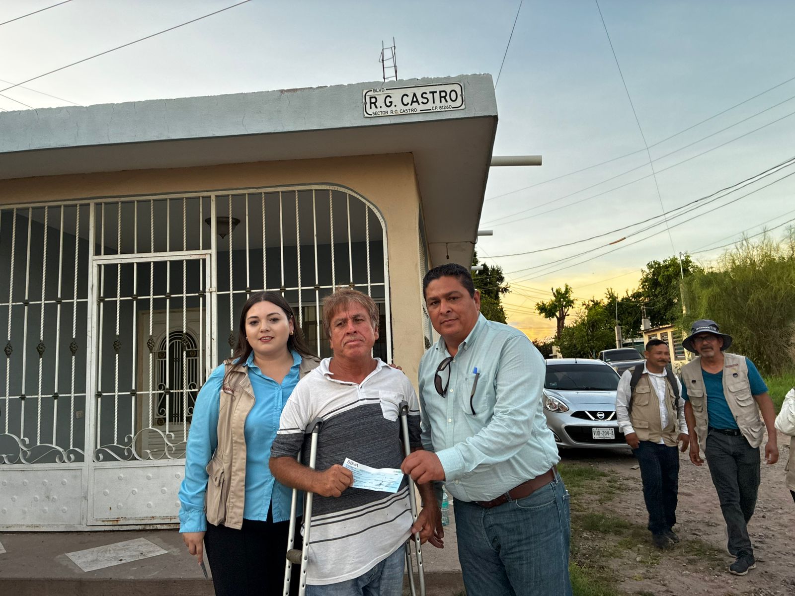 Entregan apoyos a afectados por lluvias por tormenta "Lorena", en Los Mochis