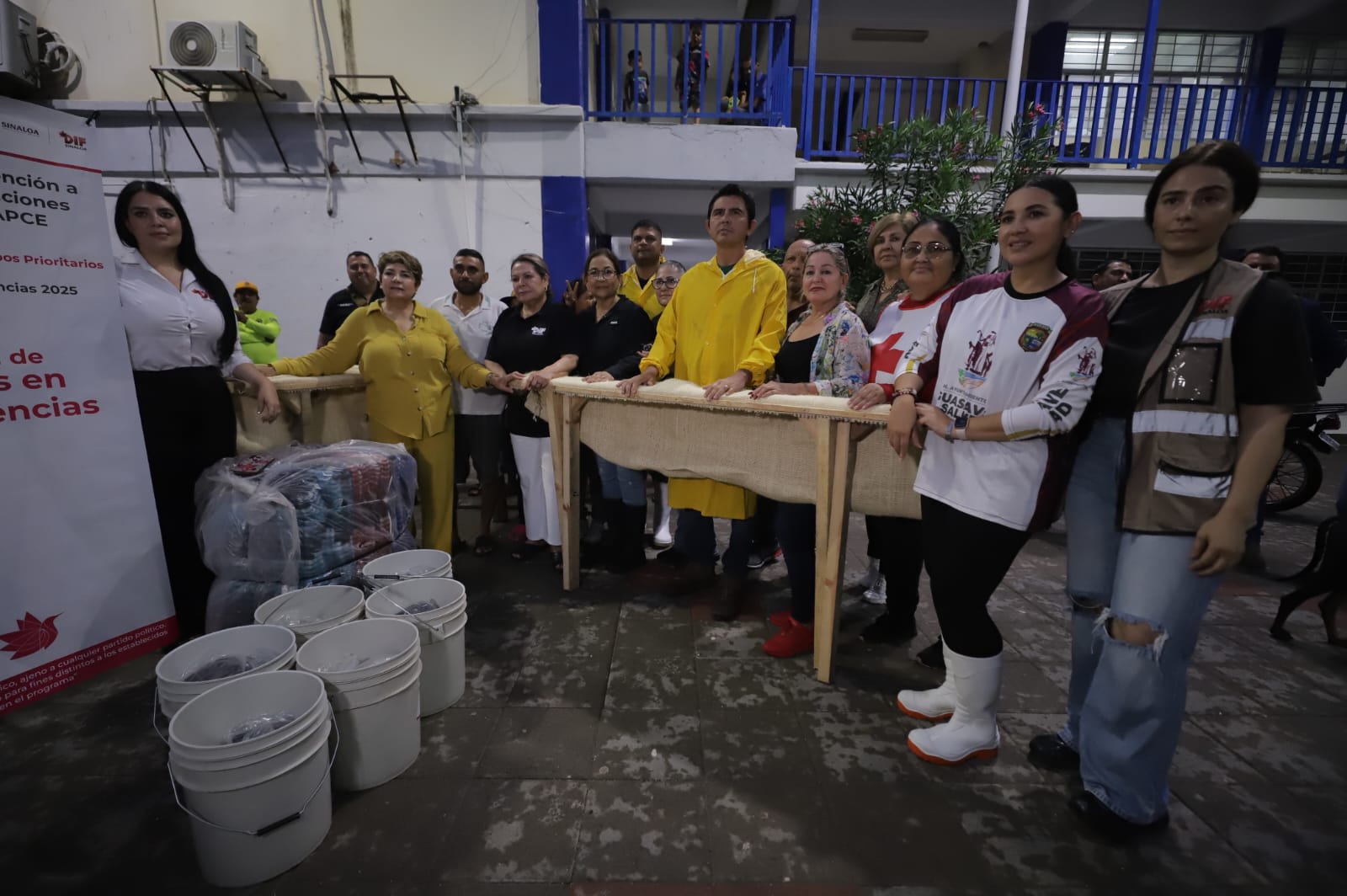 DIF Sinaloa lleva apoyos a damnificados por fuertes lluvias en Ruiz Cortines, Guasave