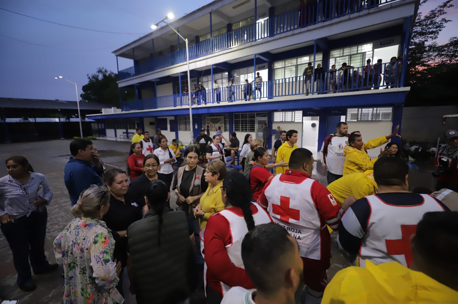 DIF Sinaloa lleva apoyos a damnificados por fuertes lluvias en Ruiz Cortines, Guasave