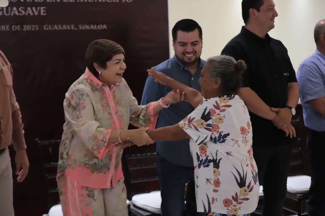 Entregan apoyos a familias afectadas por la tormenta "Lorena", en Guasave