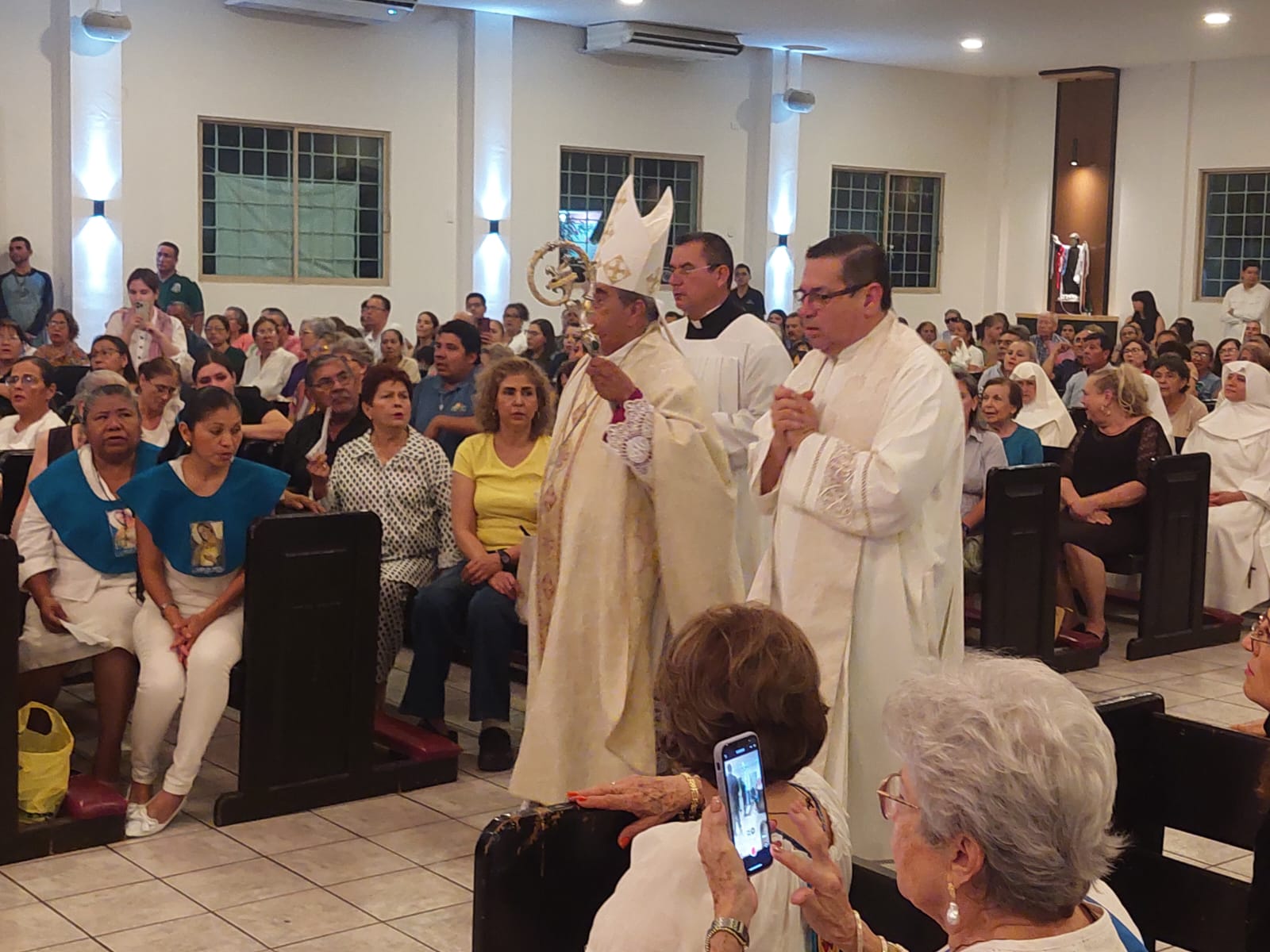 Entregan templo Santo NIño de la Salud en Los Mochis, Sinaloa