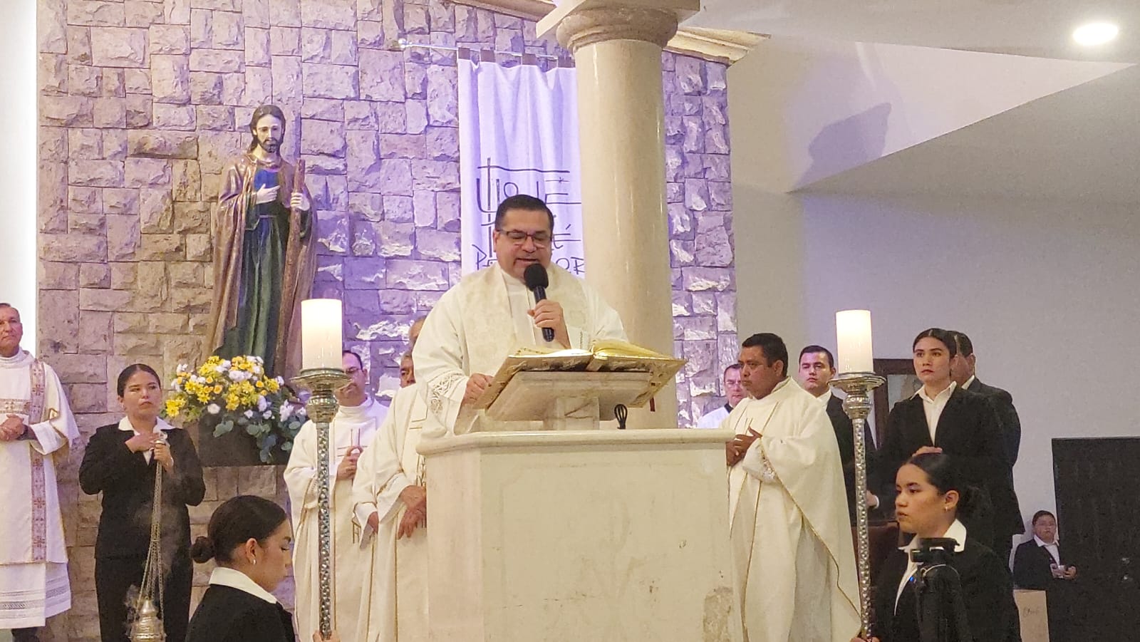 Luis Manuel López Salazar, vicario episcopal de la zona norte en Los Mochis