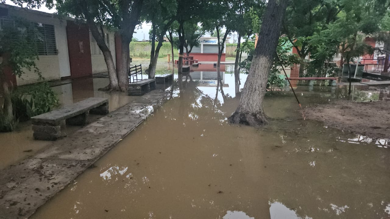 escuelas inundadas en villa union