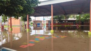 escuelas inundadas por lluvias en los mochis sinaloa