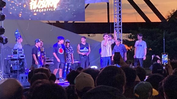 Arrancan festejos de Culiacán; Aczino, Jony Beltrán, Azuky y otros freestylers conquistaron el escenario con su lírica