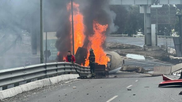 Caos en CDMX: explosión de pipa deja decenas de heridos y cierre de estaciones