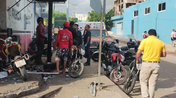 Explosión de batería de litio deja herido a joven mecánico en taller de Mazatlán