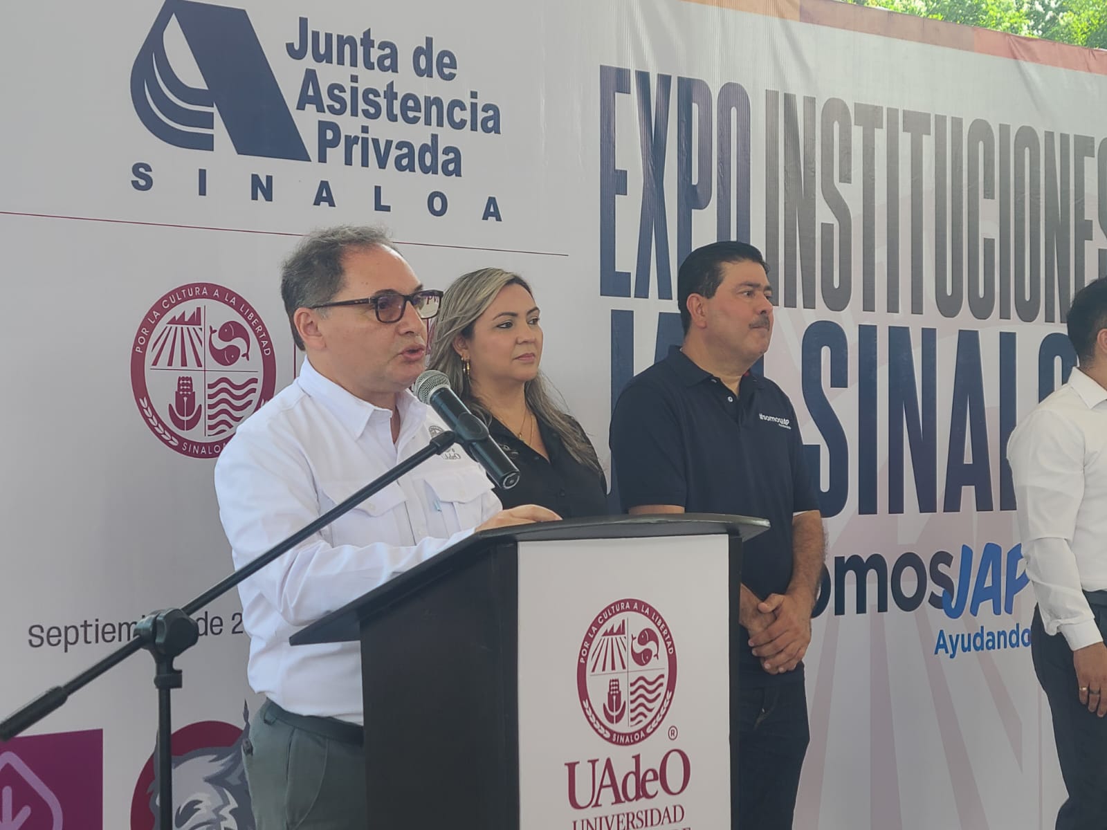 Acerca Expo Instituciones las causas sociales a jóvenes de la UAdeO