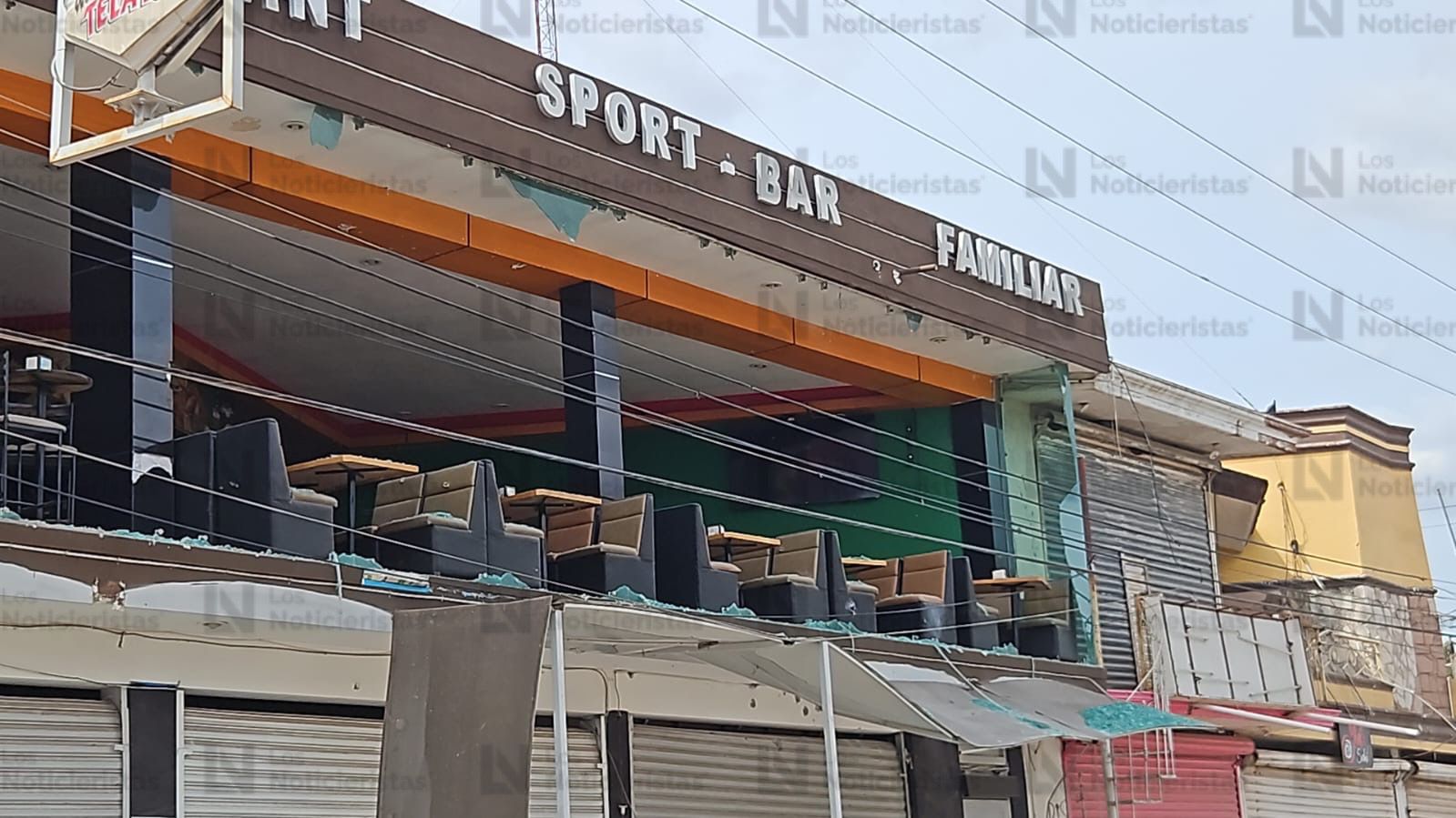 Fachada de restaurante dañada tras balaceras en Villa Juárez, Navolato