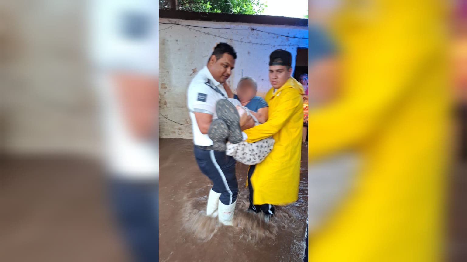 familia ejidal en higuera de zaragoza inundaciones por lluvias adulta