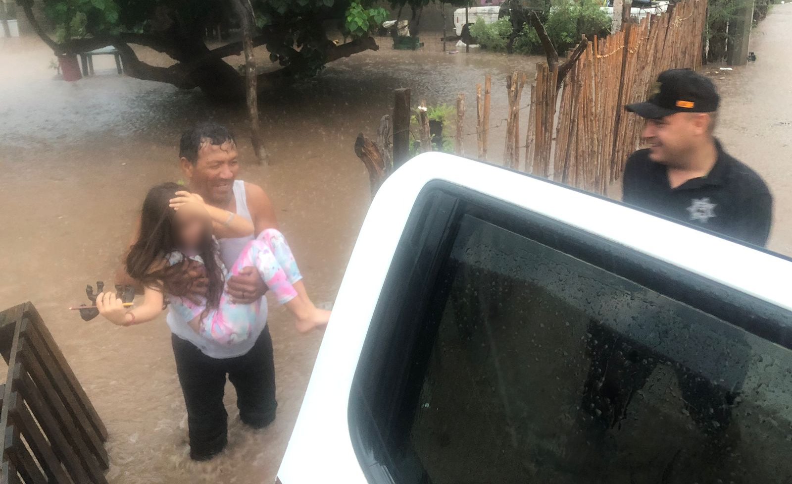 familia ejidal en higuera de zaragoza inundaciones por lluvias