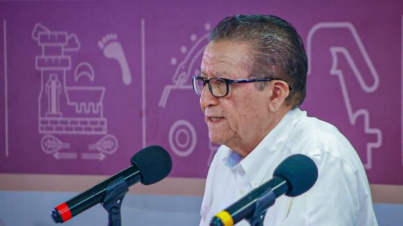 Respalda Gobierno apoyo a policías tras intento de despojo de camioneta donde iba nieta del gobernador; FGE investiga