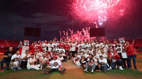 Diablos Rojos celebra su bicampeonato en casa y confirman la permanencia de Robinson Canó