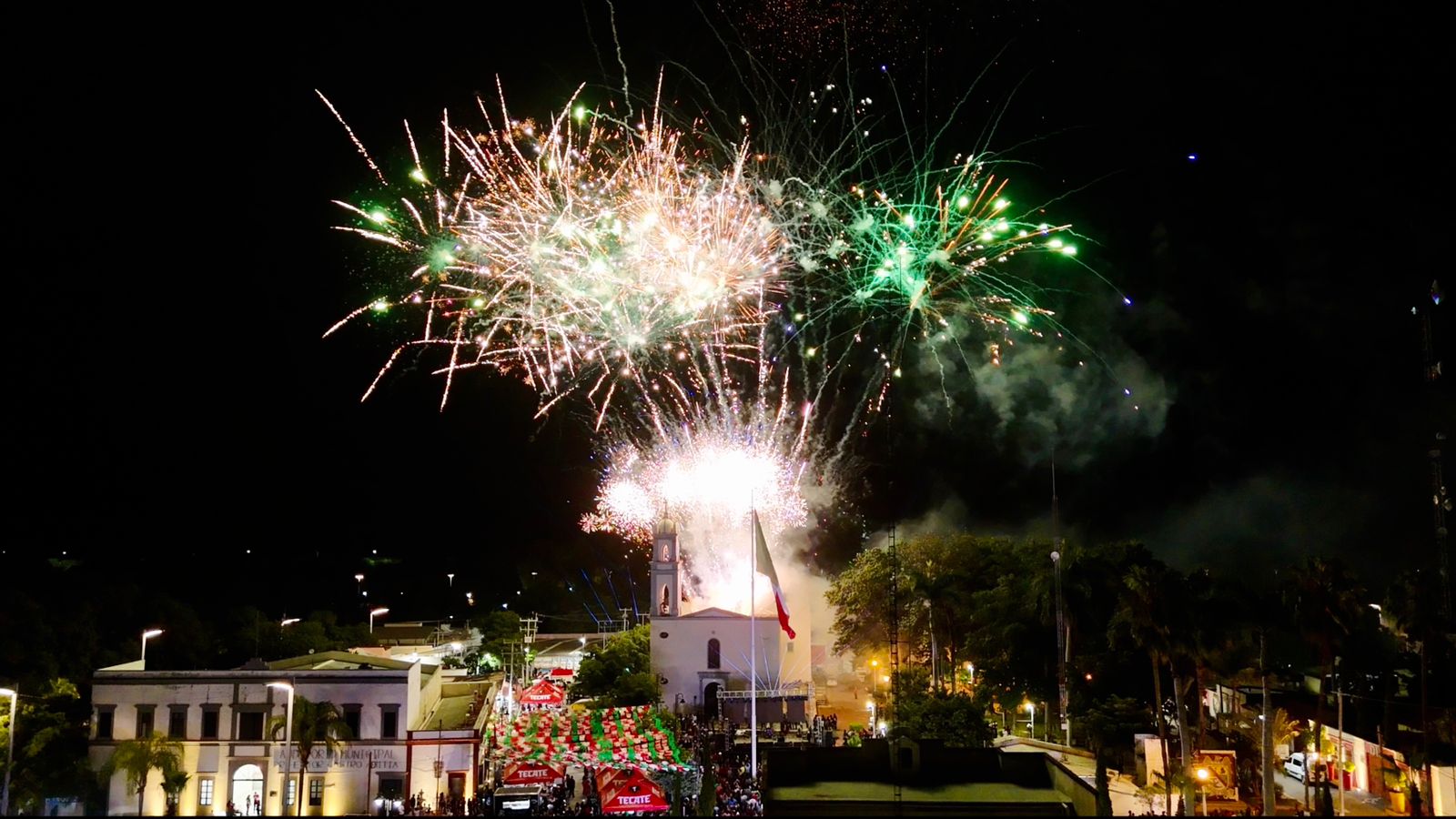 Jose Paz da el Grito de Independencia de Badiraguato, Sinaloa