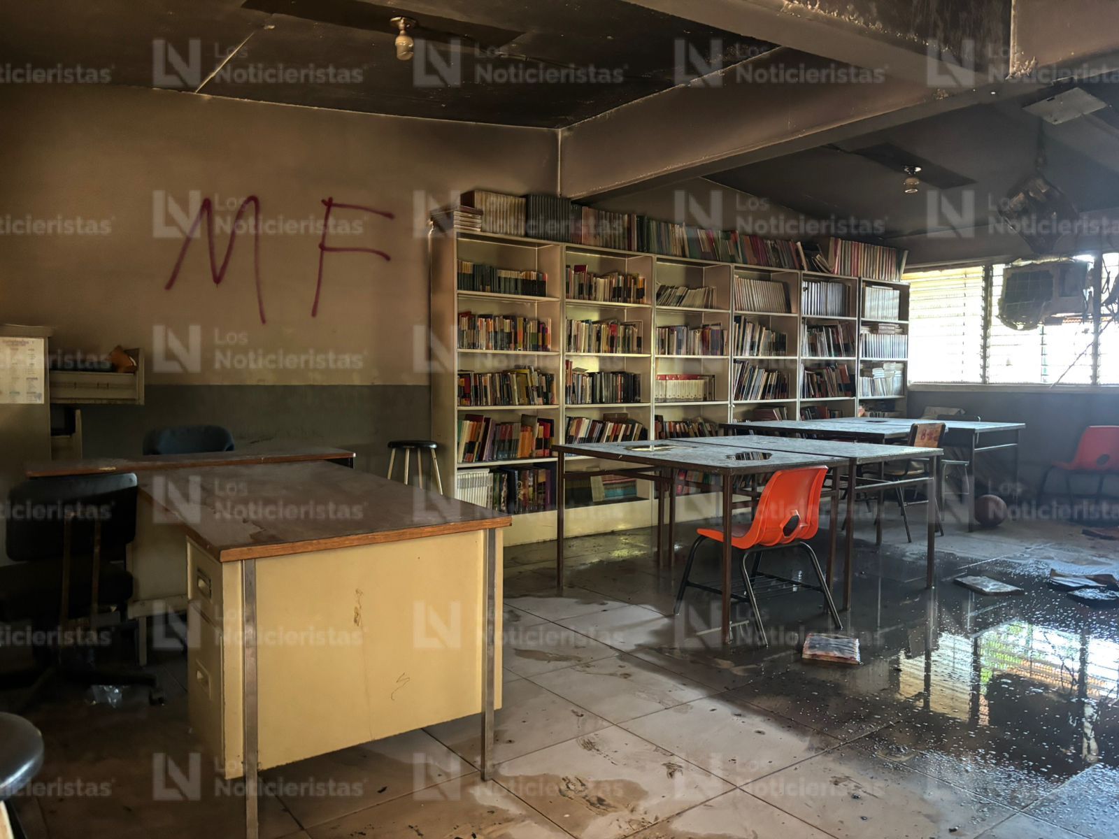 fuertes daños dejo el incendio de la biblioteca en la primaria