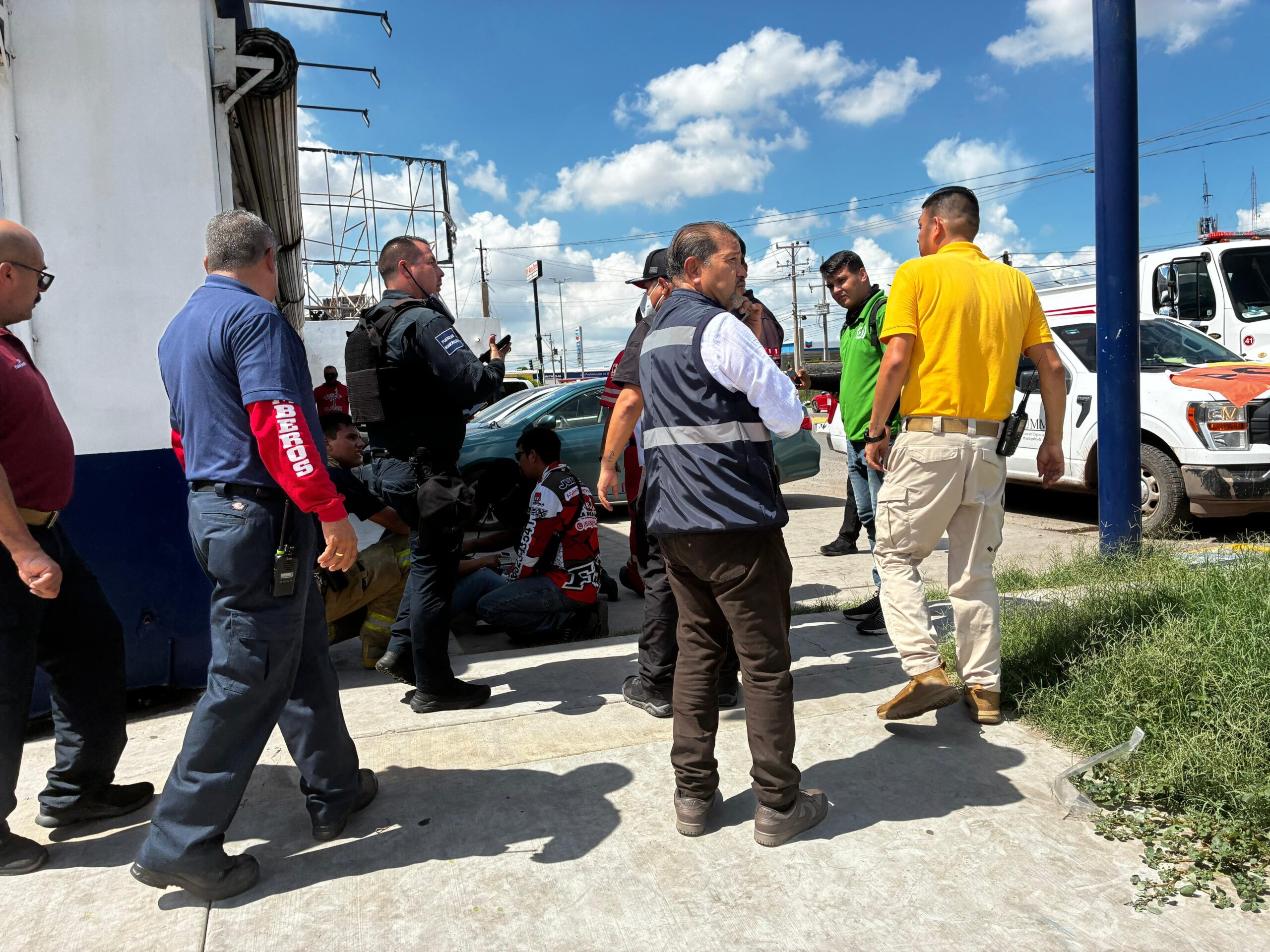 Evacuan a personal de congeladora de mariscos en Los Mochis por fuga de amoniaco