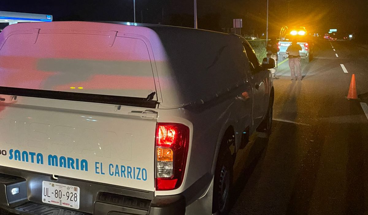 Casa funeraria llega al lugar en donde hallaron a un hombre sin vida en el Valle del Carrizo, Ahome