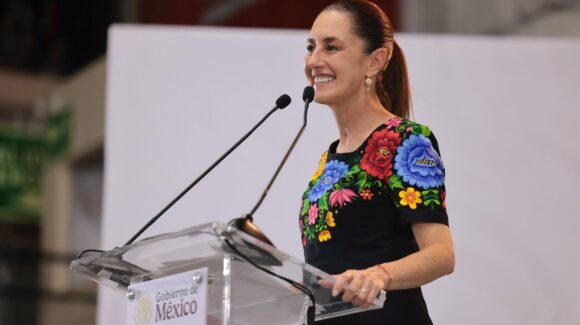 Previo a su visita a Sinaloa, Sheinbaum recorre Baja California y Chihuahua; anuncia incremento a presupuesto indígena para 2026