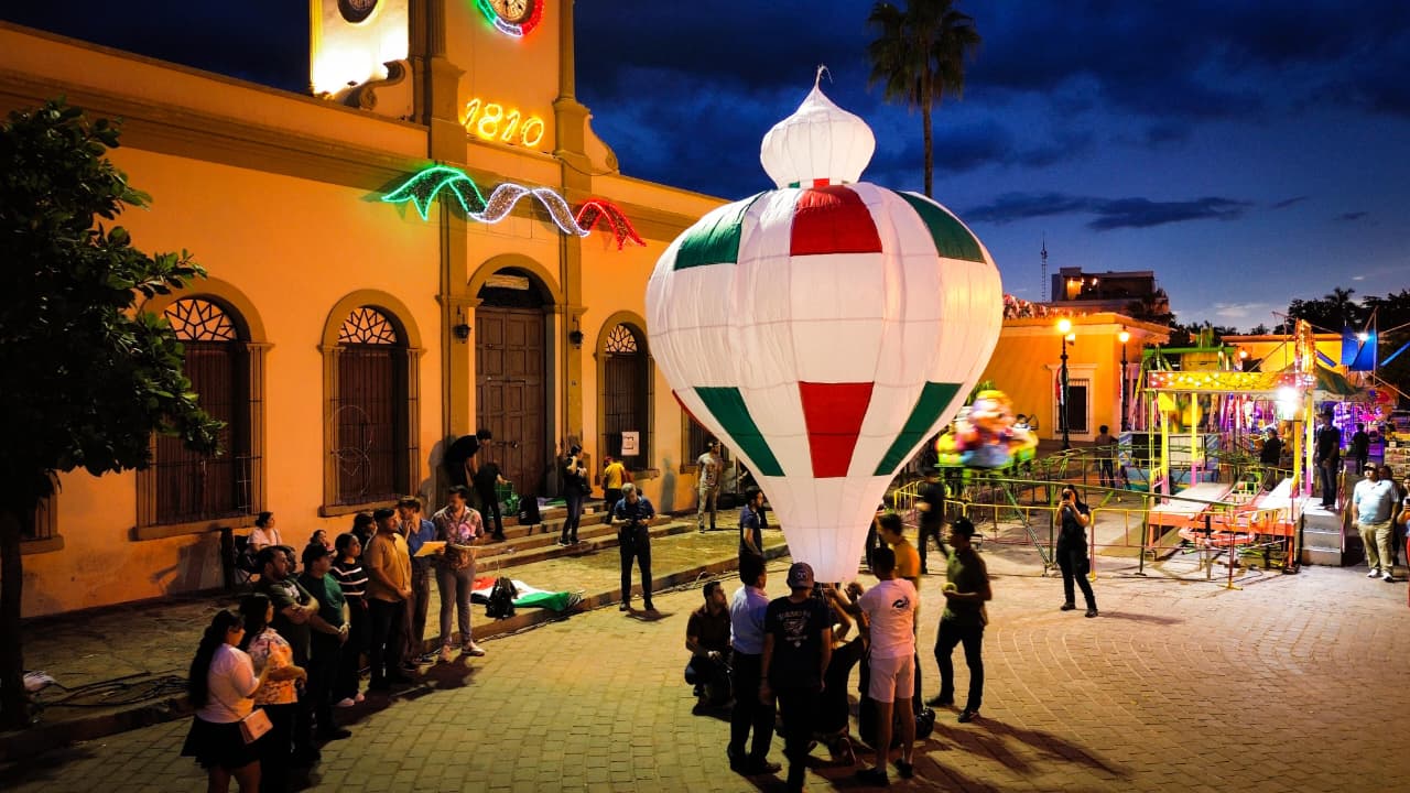 Globos de Cantoya en Mocorito, Sinaloa