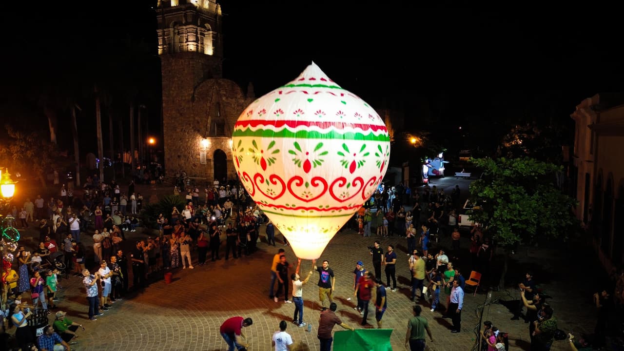 Globos de Cantoya en Mocorito, Sinaloa
