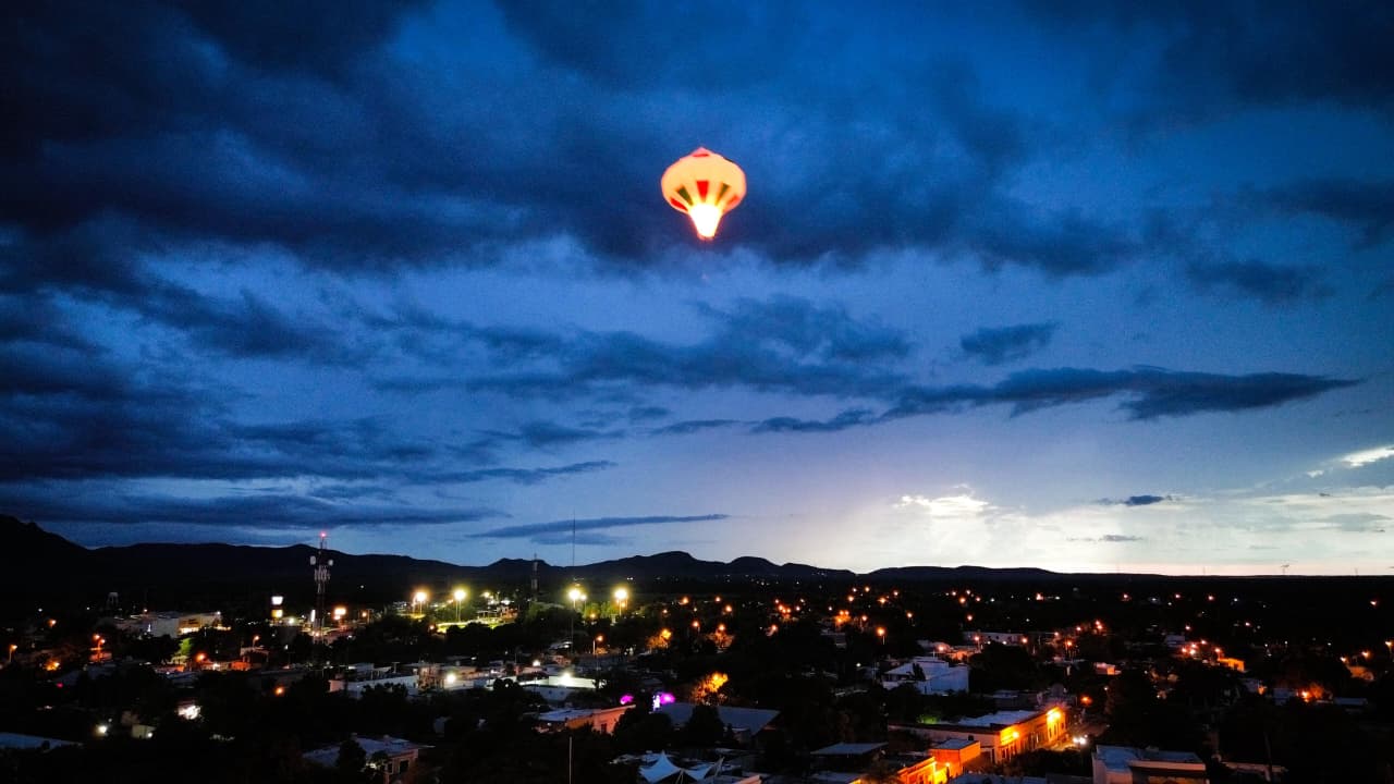 Globos de Cantoya en Mocorito, Sinaloa