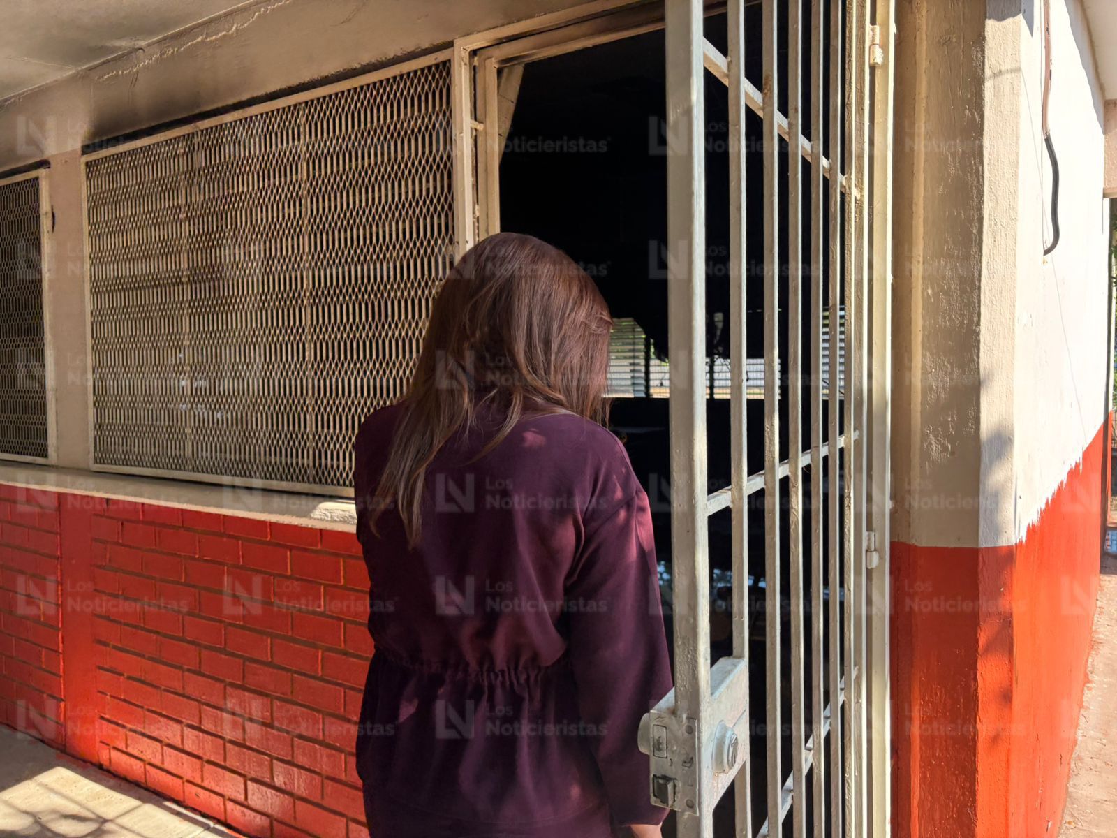 gloria himelda felix niebla en escuela vandalizada en culiacan