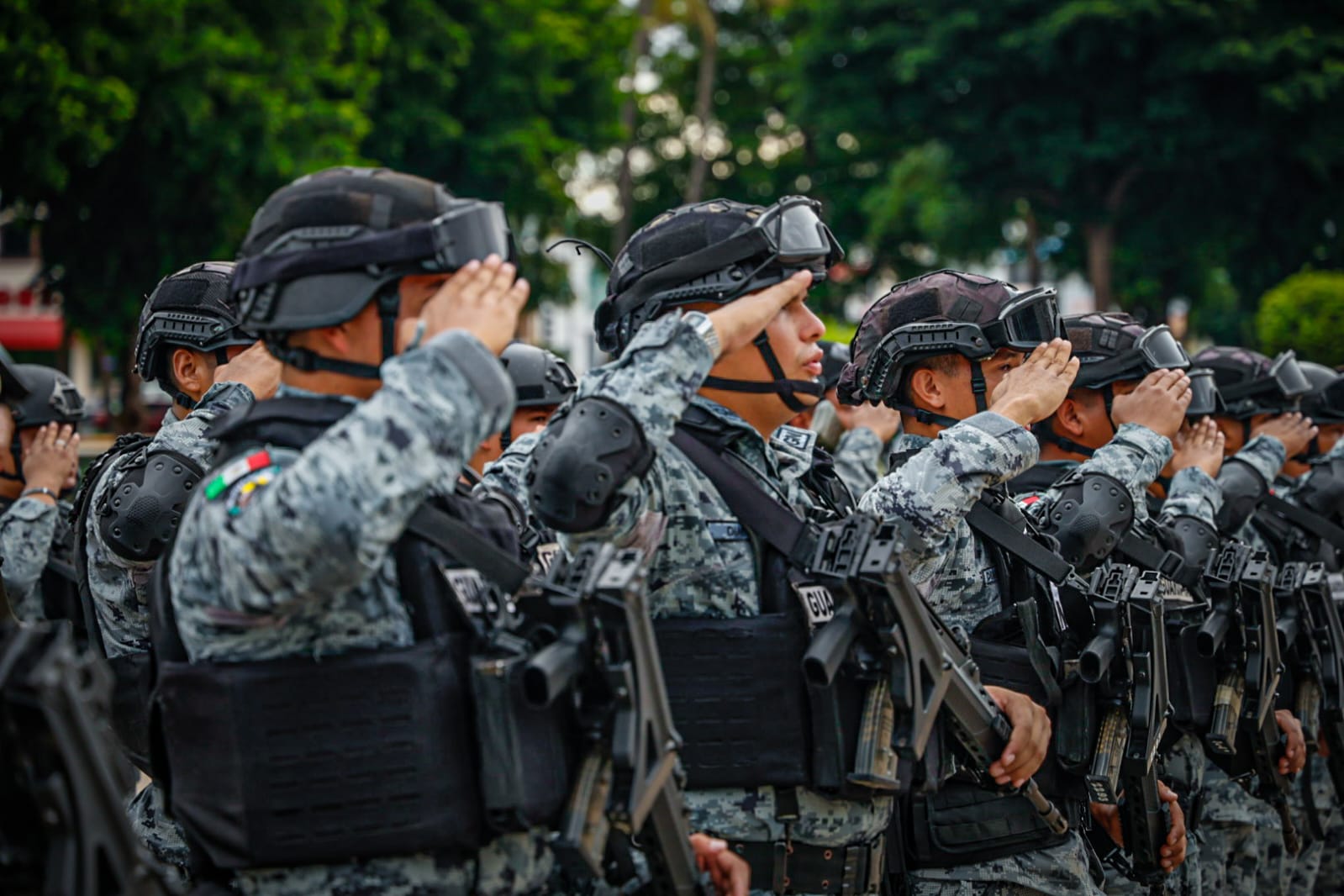 gloria imelda felix encabeza izamiento de bandera