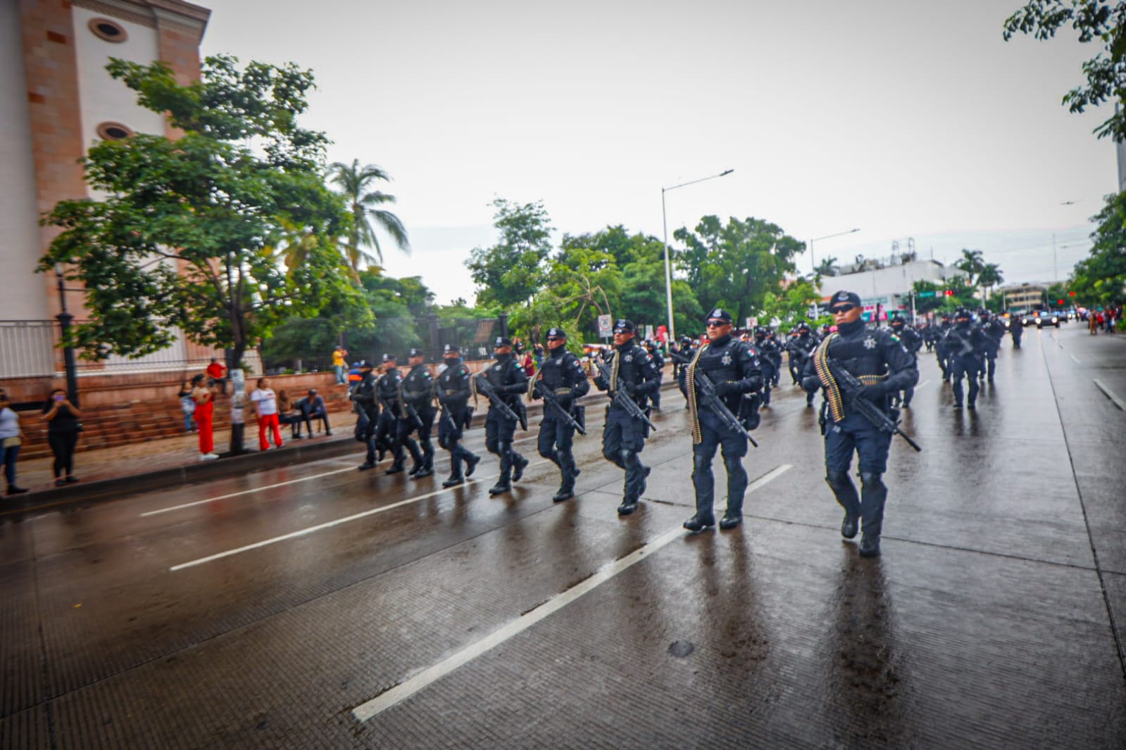 Grupo de Operaciones Especiales Sinaloa (GOES) en el desfile del inicio de la independencia de México