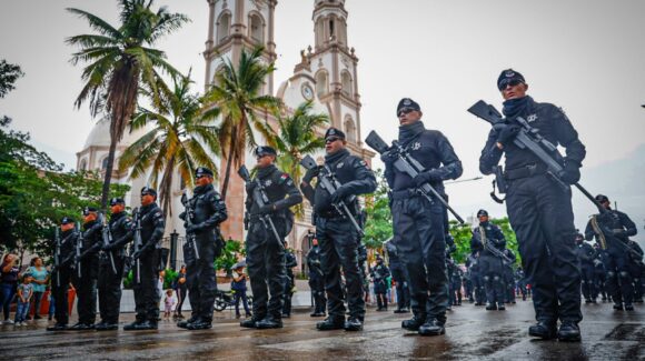 En el desfile de Independencia, presentan al nuevo Grupo de Operaciones Especiales Sinaloa (GOES) de la Policía Estatal