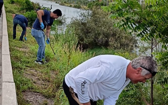 gran acuario y ciudadanos limpian la laguna el camaron en mazatlan