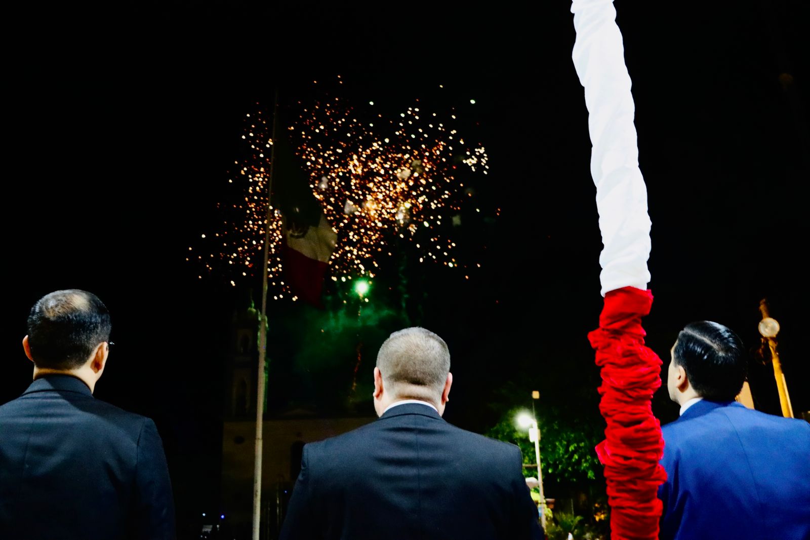 Jose Paz da el Grito de Independencia de Badiraguato, Sinaloa