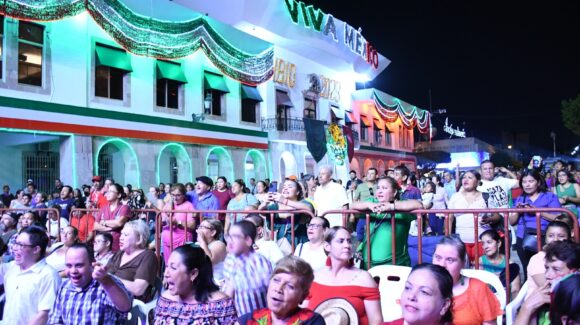 ¿Listos para el Grito? Llévate paraguas, pronostican lluvias moderadas esta noche de 15 de septiembre en Mazatlán, Sinaloa