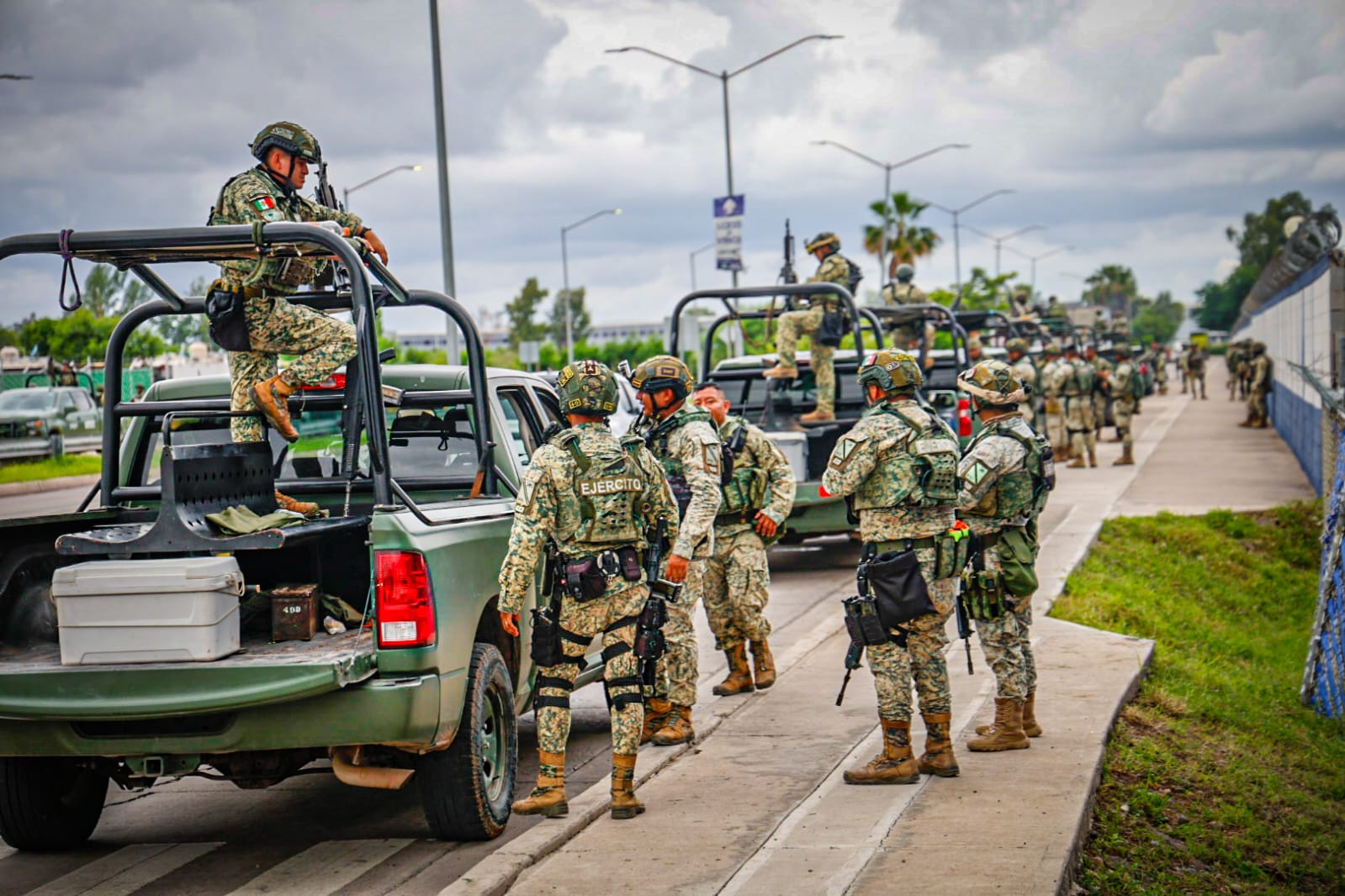 harfuch y su gabinete de seguridad en visita a sinaloa militares