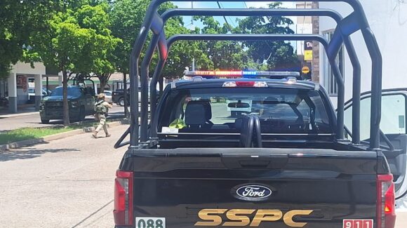 Atacan a balazos a comerciante en Culiacán