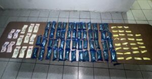 hombre detenido en navolato con envoltorios de droga y efectivo
