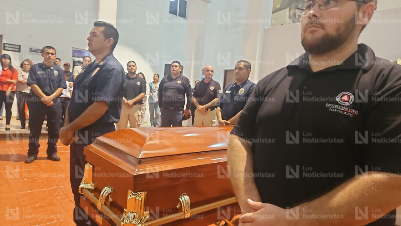 Homenaje de cuerpo presente a elemento de Protección Civil de Navolato