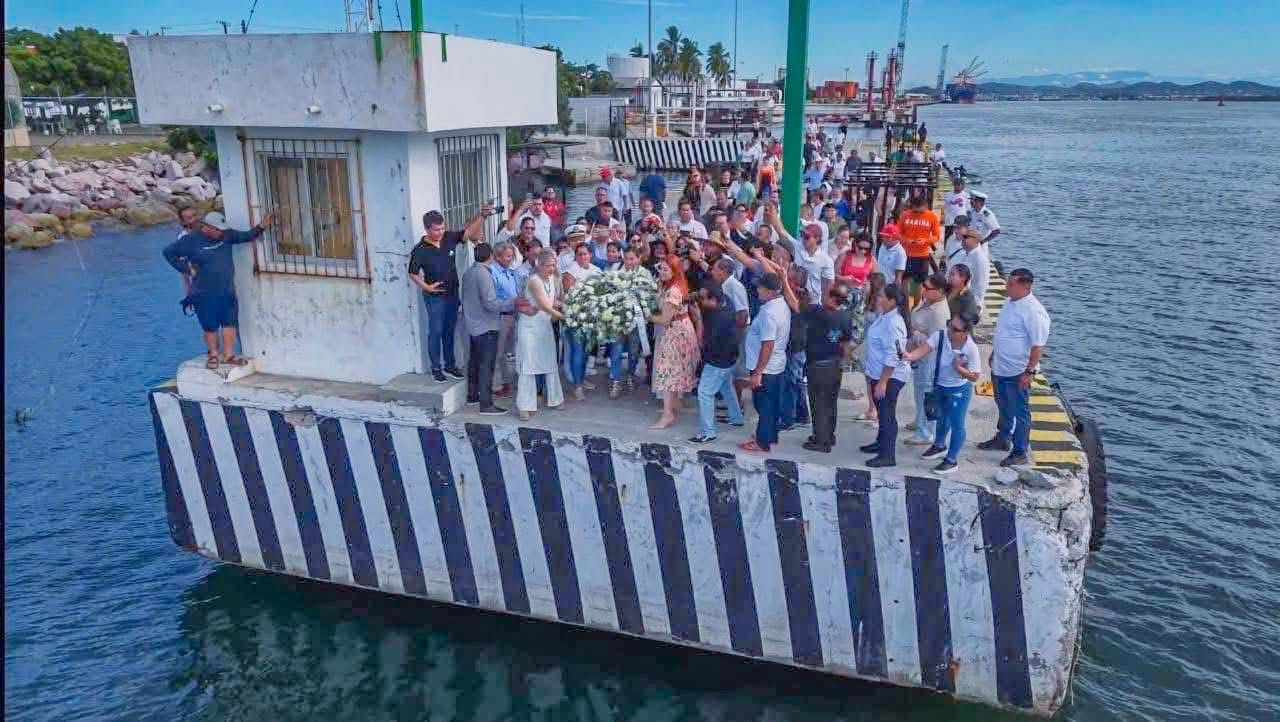 homenajean en mazatlan a pescadores caídos tras el huracan ismael
