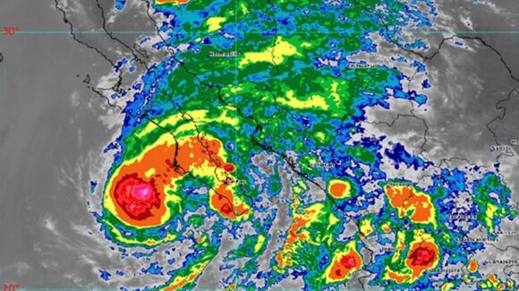 “Lorena” se mantiene como huracán categoría 1 en el Pacífico; se degradaría a tormenta tropical este jueves
