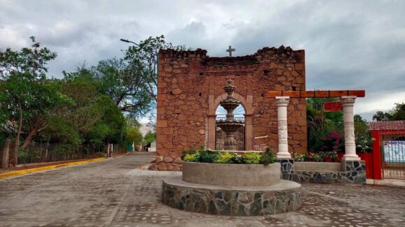 La antigua iglesia de Soyatita, símbolo de la vida y las tradiciones en Badiraguato, Sinaloa