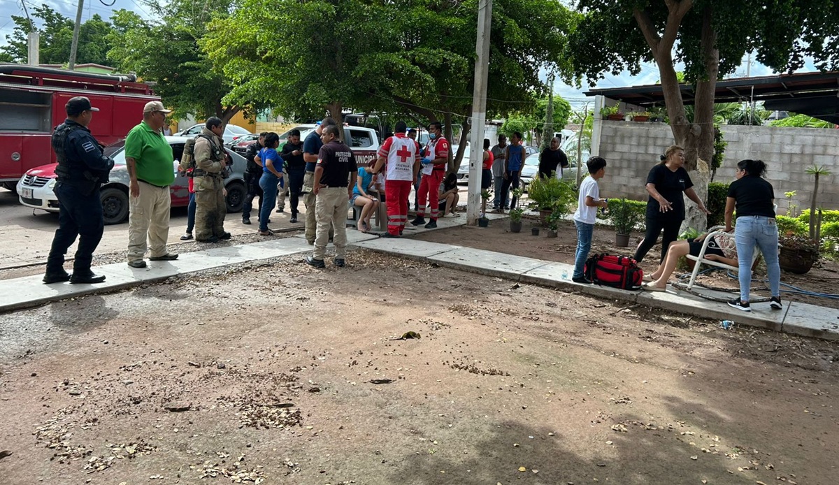 Incendio consume vivienda en fraccionamiento Cañaveral, en Los Mochis