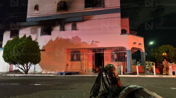 Incendio en centro de rehabilitación deja un intoxicado y 13 evacuados en Las Quintas, Culiacán
