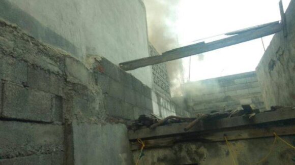 Heroica labor de bomberos en Monterrey: salvan a 14 personas y mascotas de voraz incendio