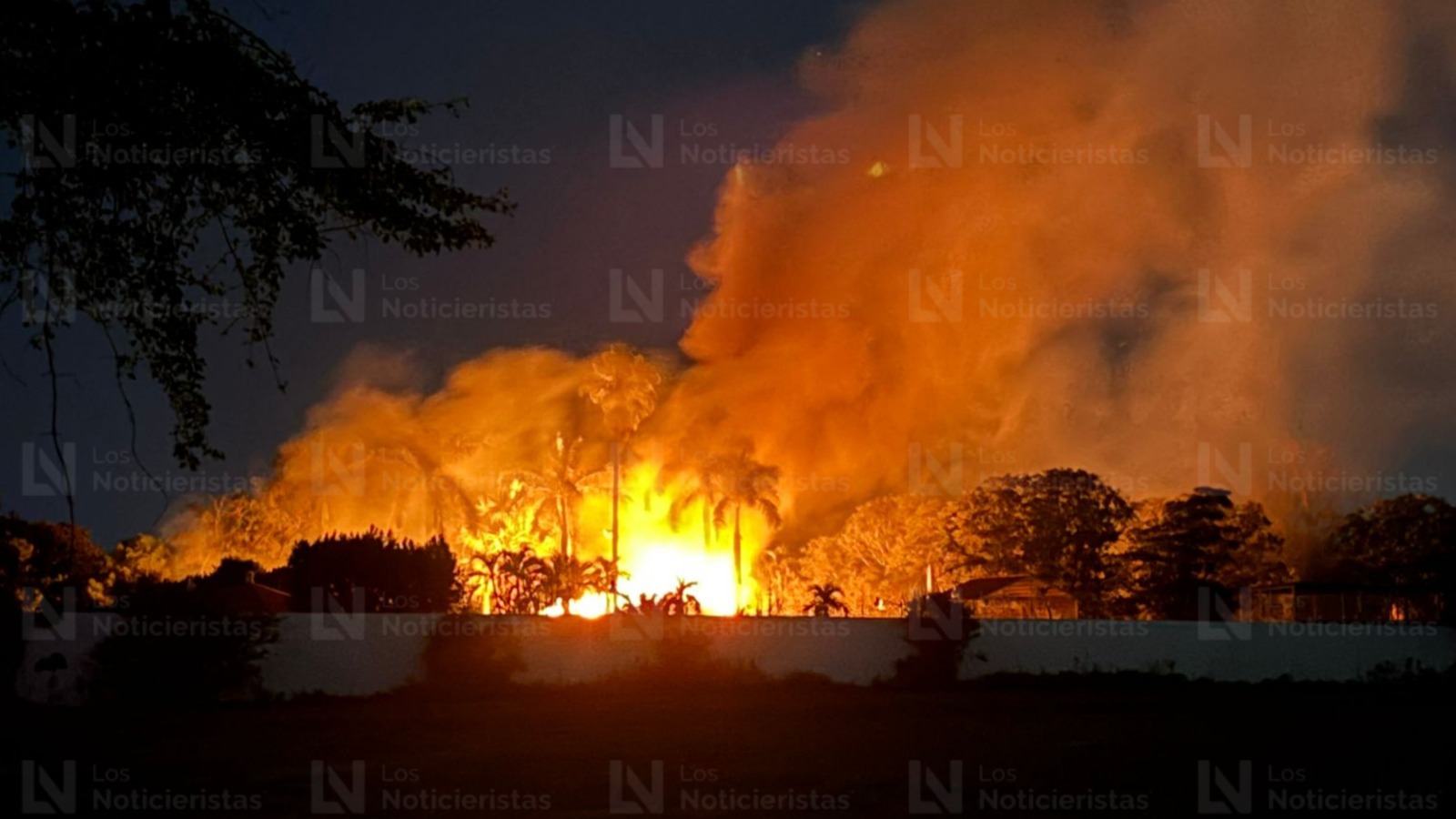 Sujetos armados incendian hacienda La Chaparrita, en Bachigualato, Culiacán