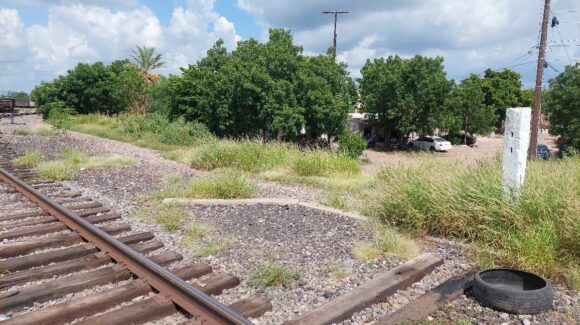 Después de casi 70 años, el Instituto Nacional de Suelos Sustentables, busca regularizar las viviendas del Ferrocarril