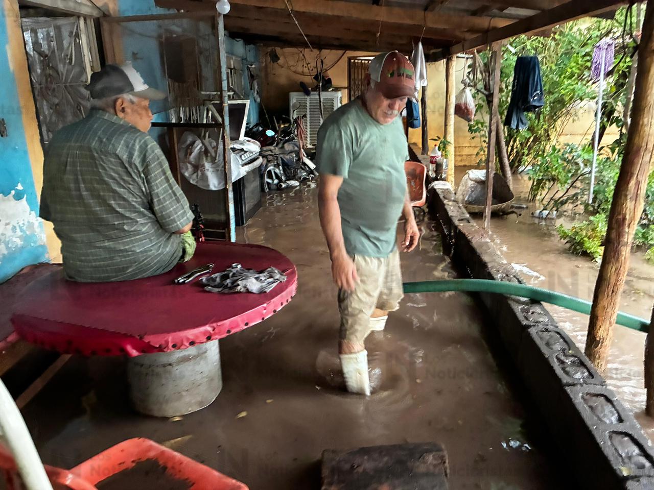 Inundaciones en San Miguel Zapotitlán, Ahome