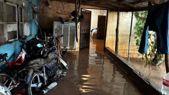 ¡Hilda lo perdió todo! Lluvias inundan la sindicatura de San Miguel Zapotitlán, Ahome