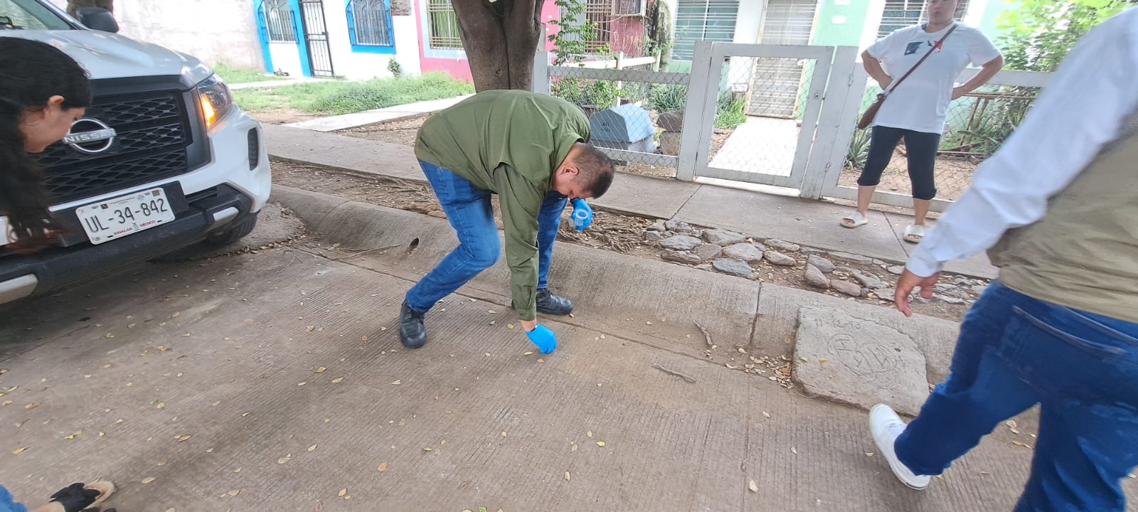 Jornada de fumigación contra garrapatas en San Fermín, Culiacán