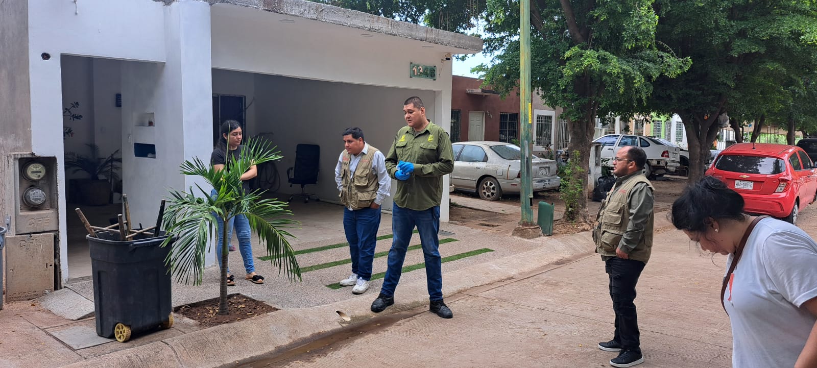 Jornada de fumigación contra garrapatas en San Fermín, Culiacán