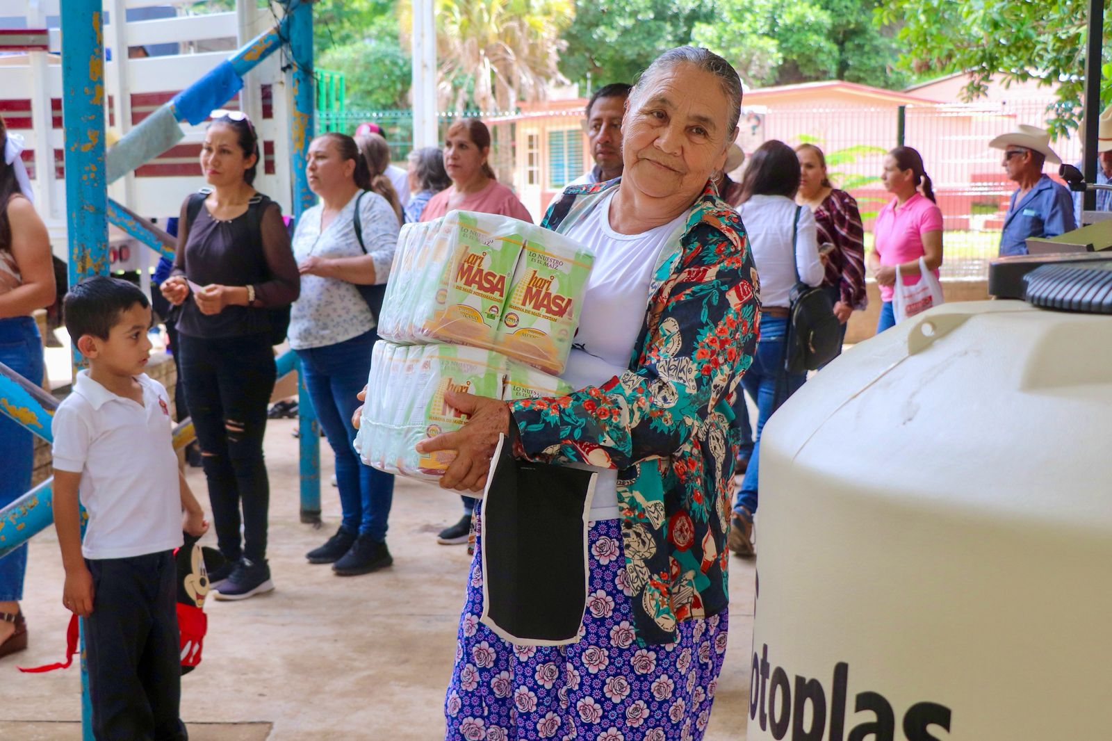 programas sociales entrega de harimasa en comunidades serranas de Badiraguato